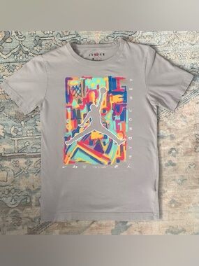 Nike Jordan Air Youth Masterpiece Tee Shirt 
Size M 10/12 yrs